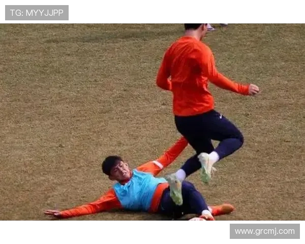 记者称高准翼伤后回归泰山训练