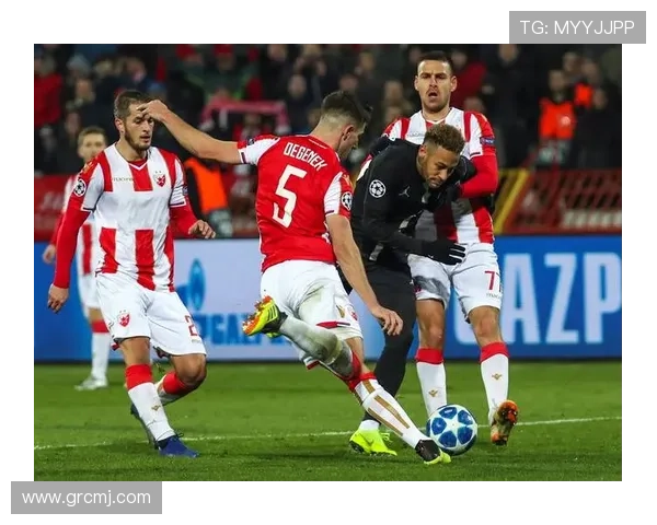 贝林领取上赛季欧冠最佳年轻球员奖项：感谢皇马全队的支持